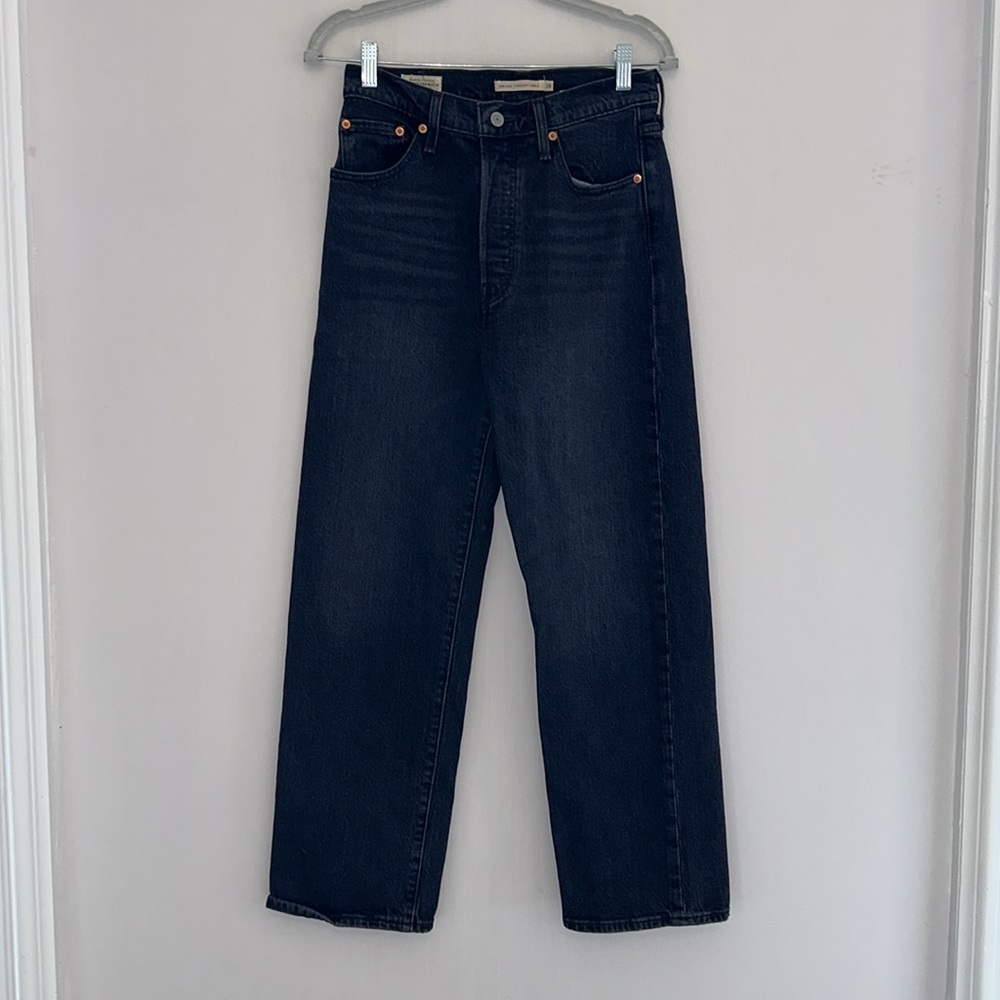 Levi’s Women’s Ribcage Straight Ankle Jeans